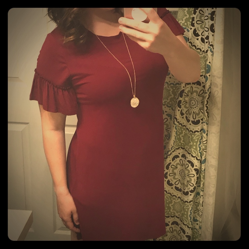 Mossimo Knee Length Dress with Flare Arms